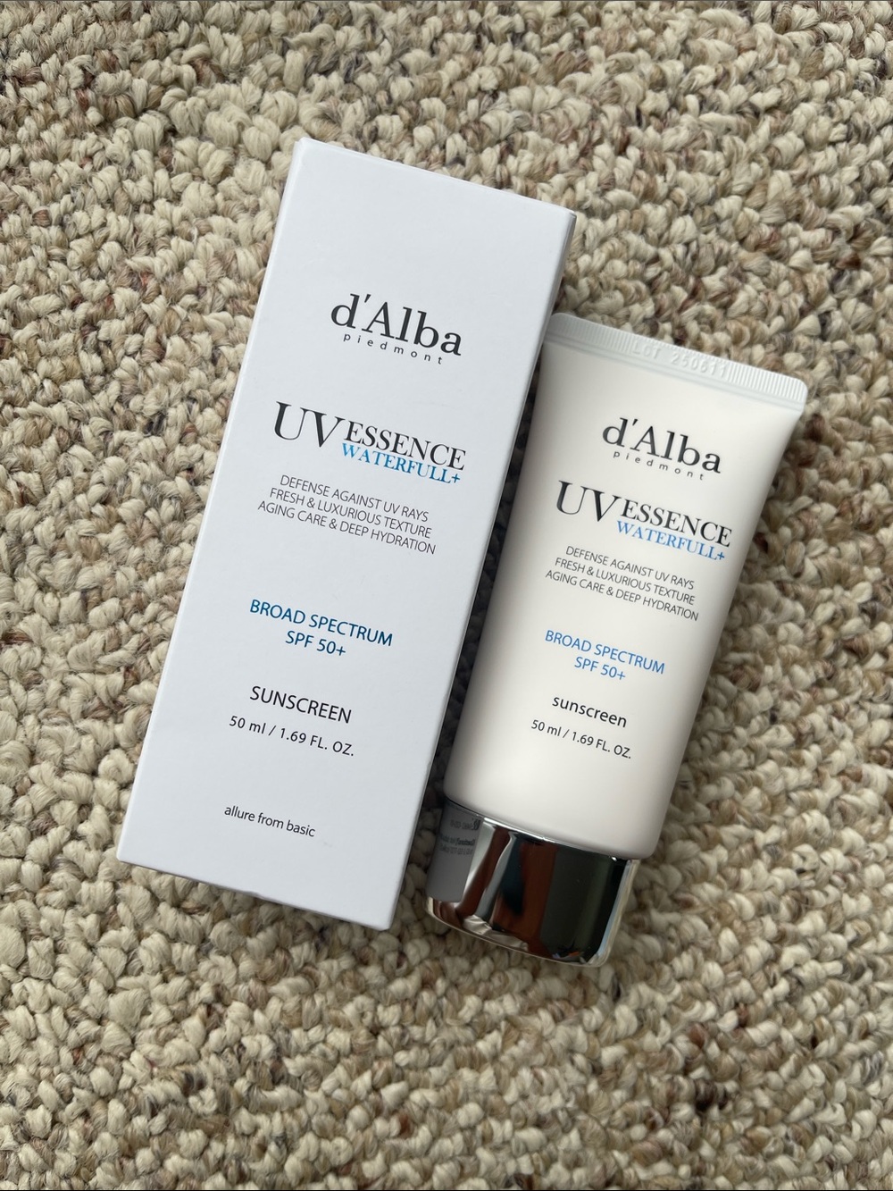 D’ Alba UV Essence Waterfull+ Sunscreen